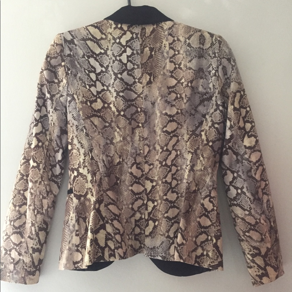 Zara Basic Snakeskin Blazer - image 6